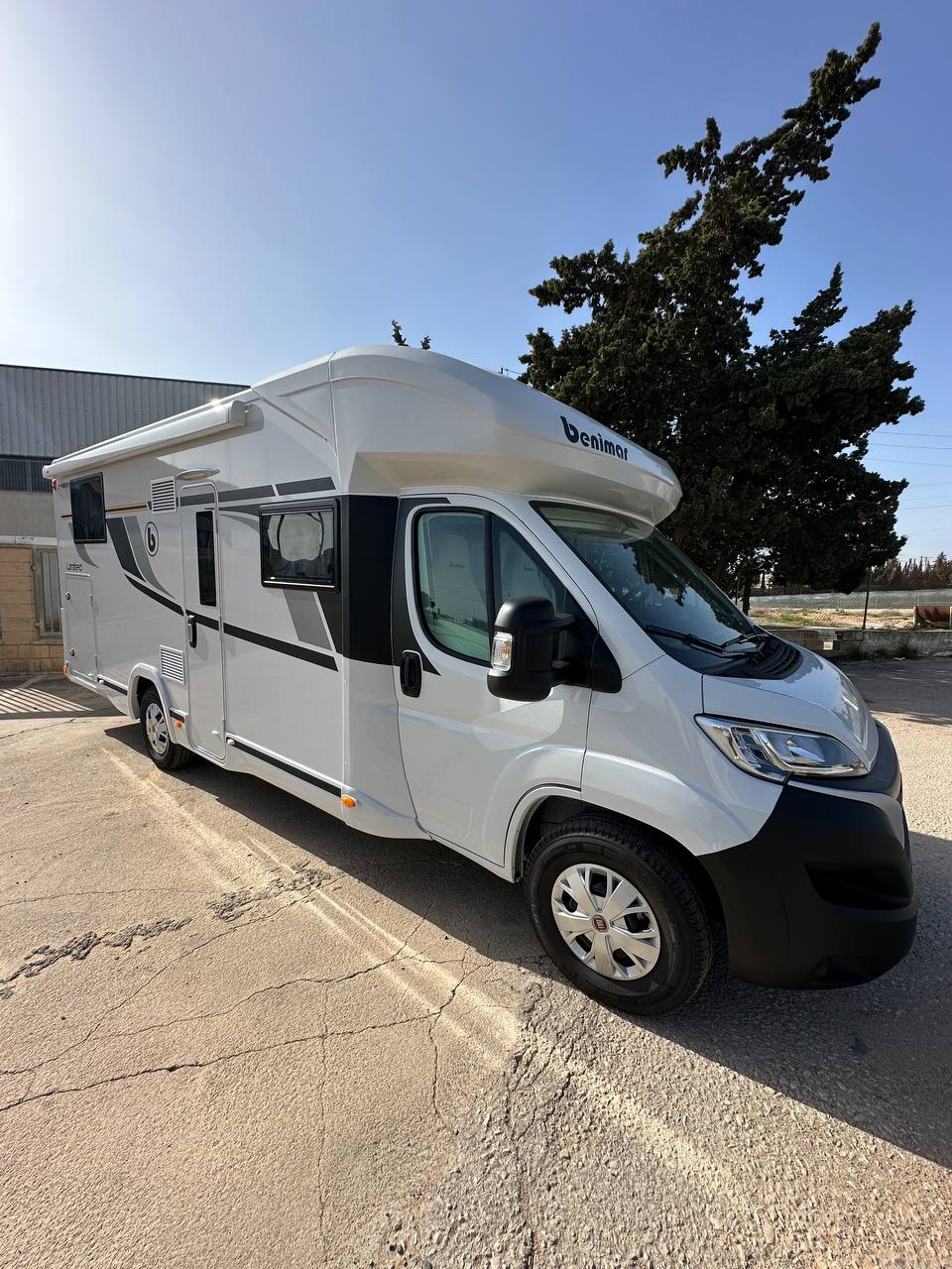 Benimar Tessoro T463 exterior